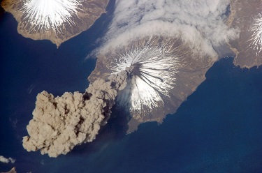 2006 Satellite image of Cleveland volcano ash plume.
